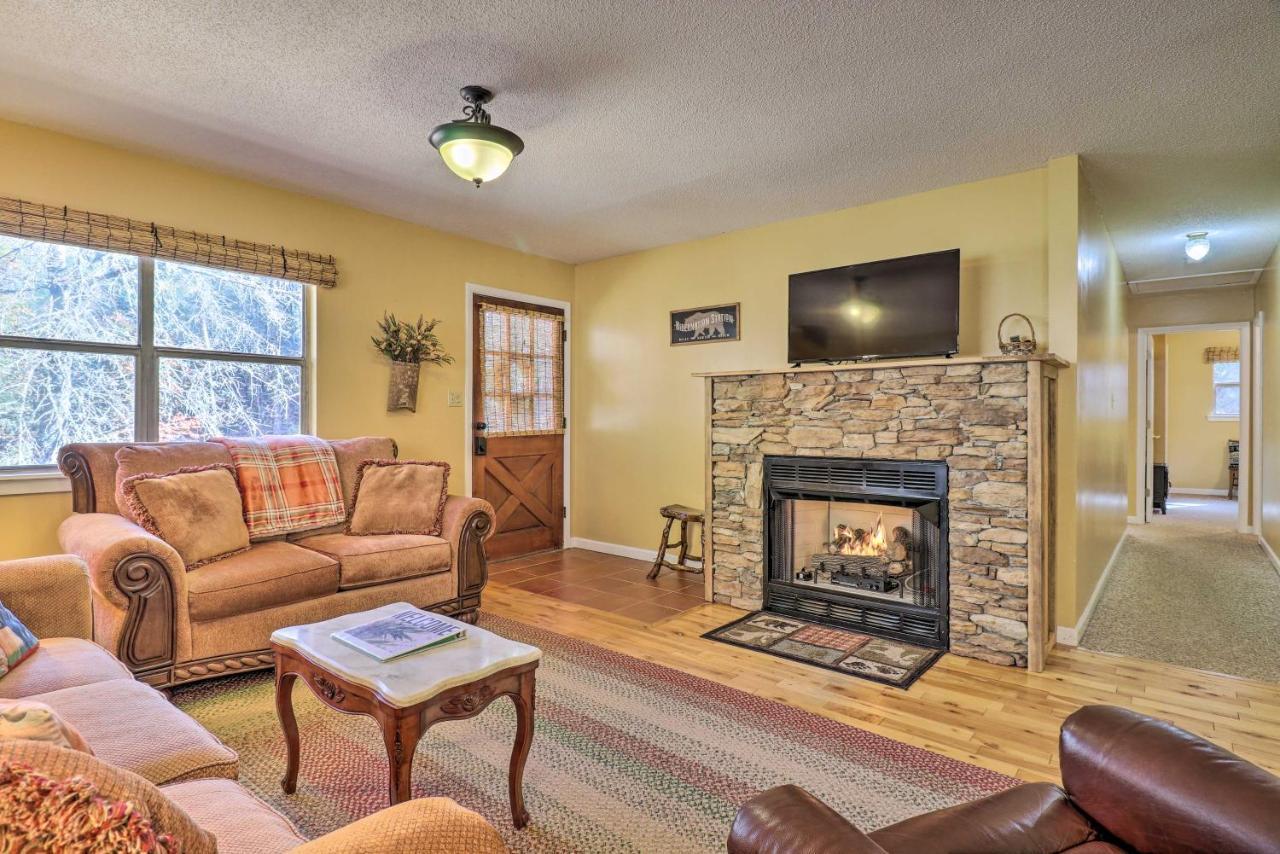 Villa Creekside Retreat With Deck, 18 Miles To Wolf Ridge Weaverville Exterior foto