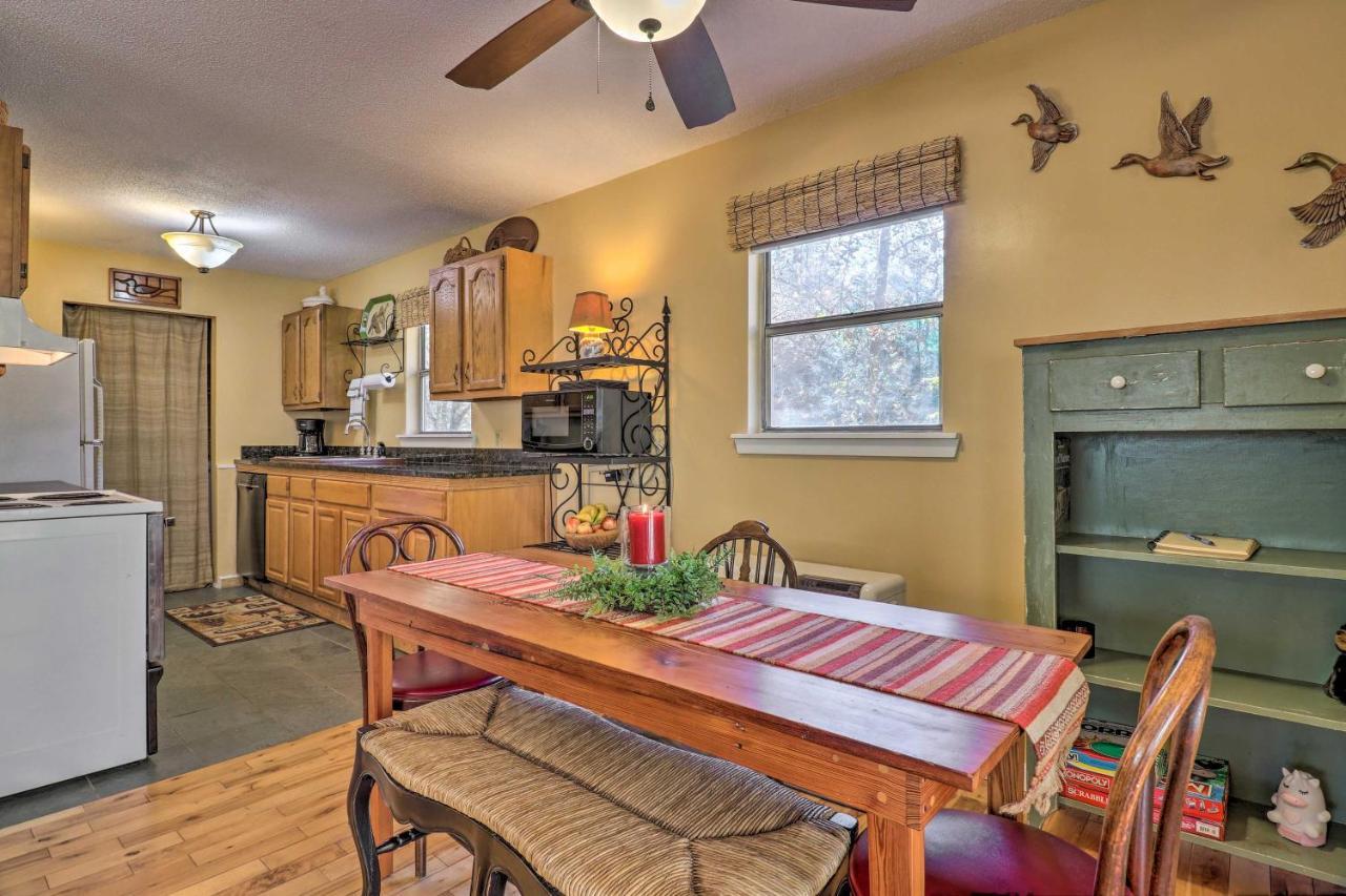 Villa Creekside Retreat With Deck, 18 Miles To Wolf Ridge Weaverville Exterior foto